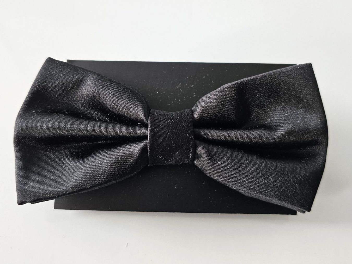 Cravatte: schwarze uni satin Fliege – Nuovo e nell'imballaggio originale da Fehraltorf venduto da herrenaccessoirsking