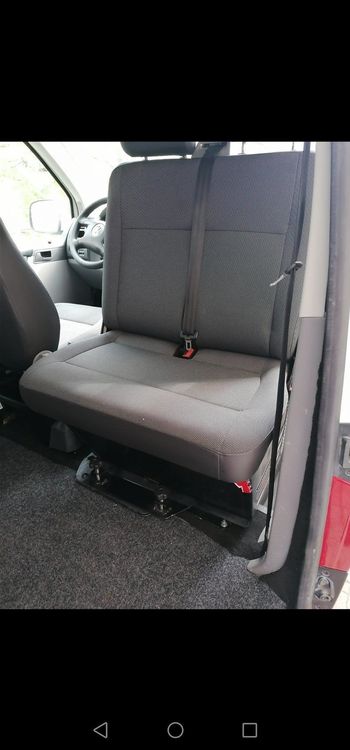 Drehkonsole Doppelsitz VW T5 mit Gutachten für Rechtslenker Fahrzeuge