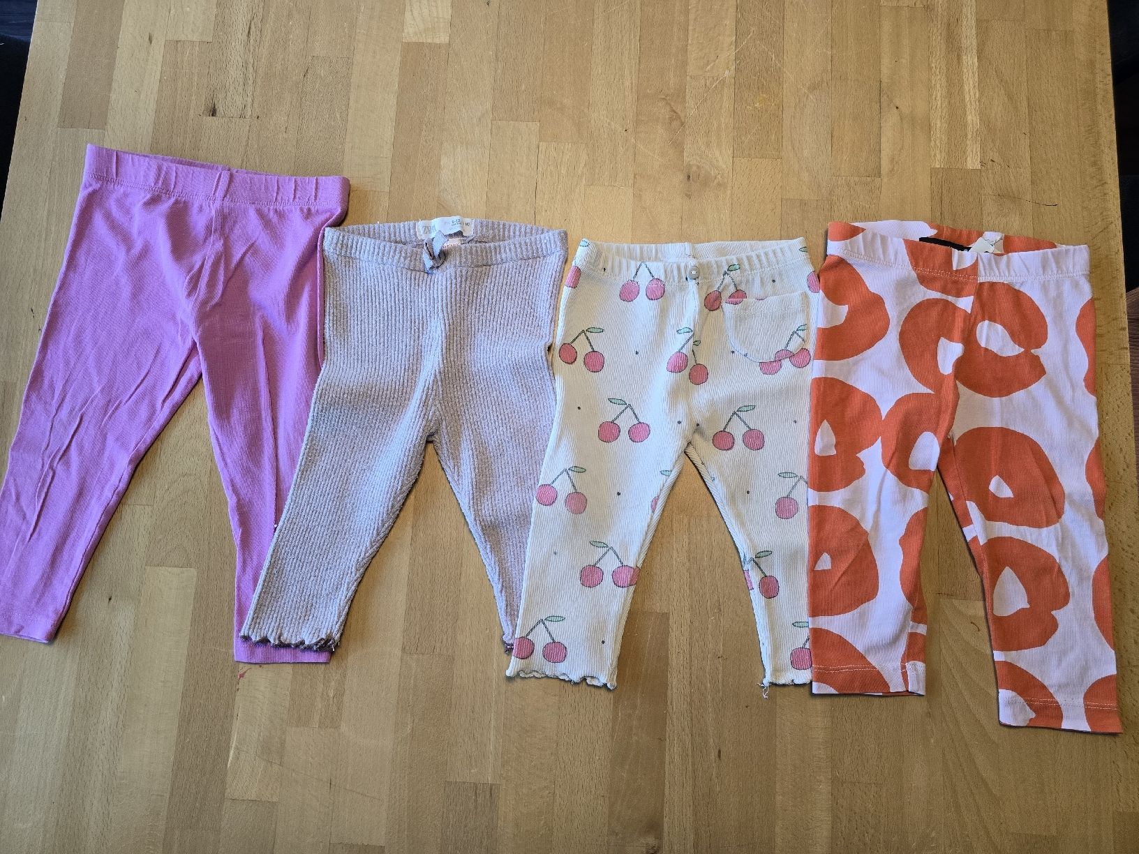 H&M Pantalons: Leggins Gr.80 – D'occasion à Seedorf UR par Kali_fornia