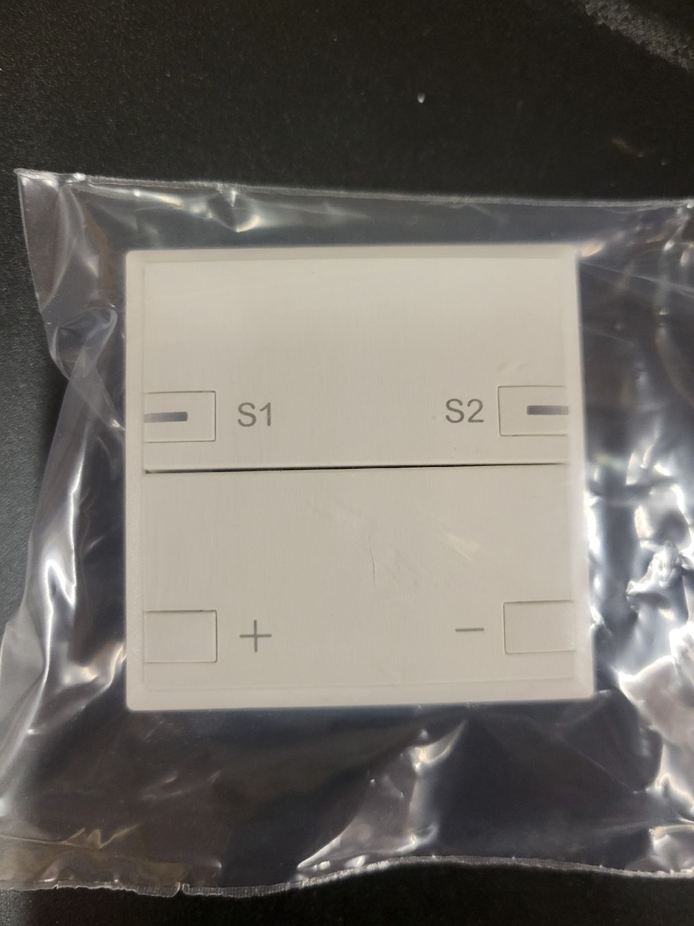 Zeptrion Interruttori: Feller Zeption Taste Dimmer mit Szene – Usato da Alpnach Dorf venduto da str_jdw2