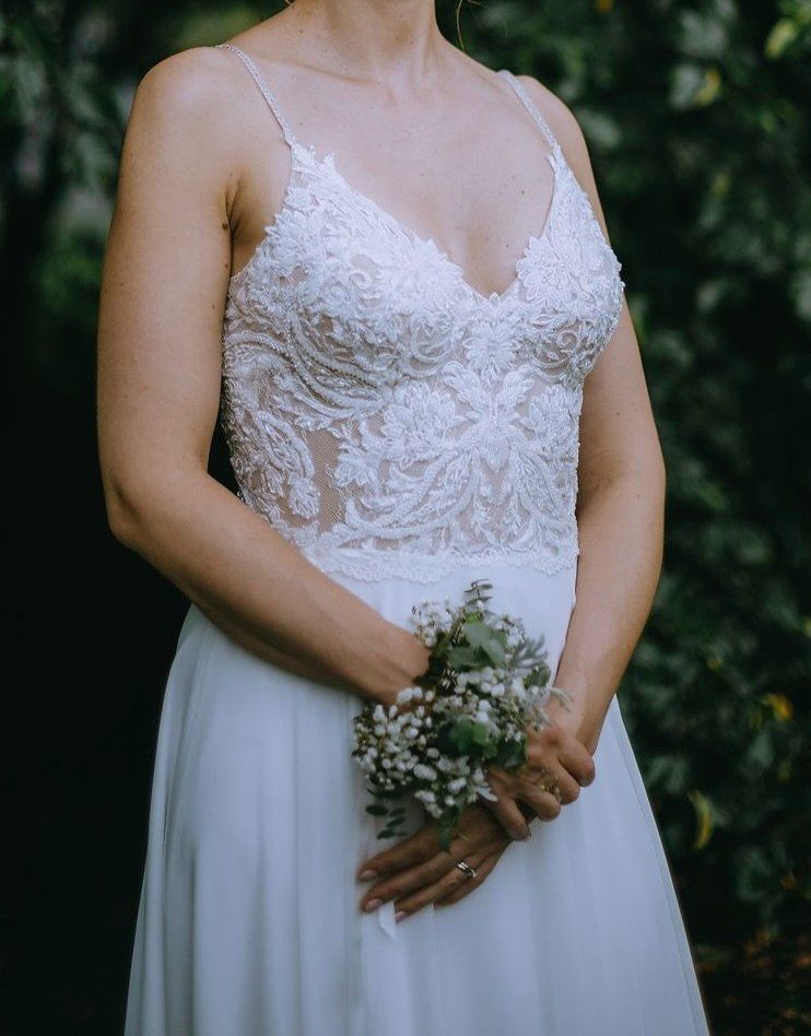 Kleider: Secondhand Brautkleid von Kotapska, Grösse 34-36 – Gebraucht aus Brunnen von Herzig-Brautmode 2