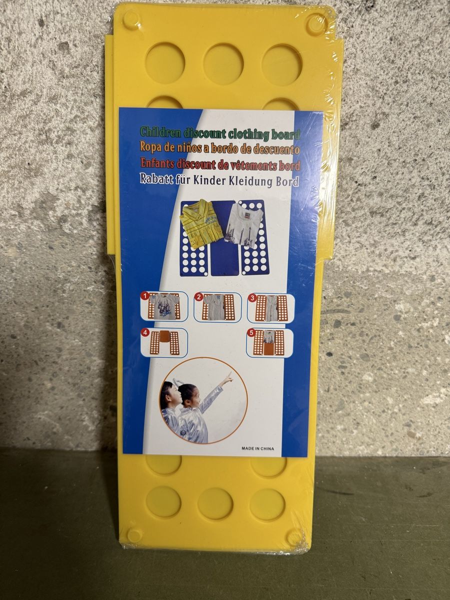 Kleiderpakete: Kinderkleider Faltbrett – Neu und originalverpackt aus Birmenstorf AG von Pat_roll