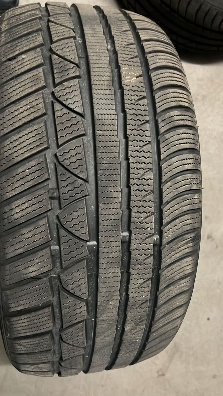 Pneumatici & Ruote complete: Winterpneu 275/40R20 – Usato da Bilten venduto da Porsche037 3