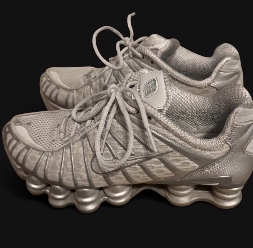 Nike Damenschuhe: Nike Shox size 38 – Gebraucht aus Bremgarten b. Bern von lilyy.lo