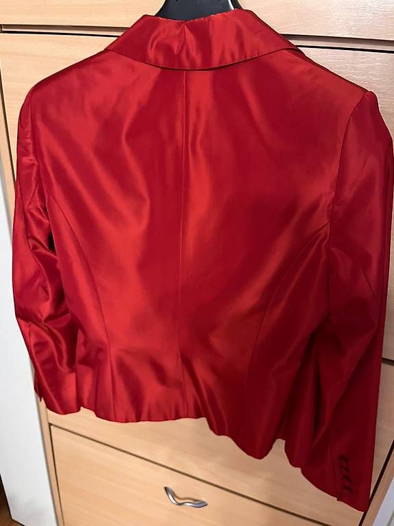 Jacken: Vendo blazer e top/corsetto rossi – Gebraucht aus Jona von sen_vd8v 1