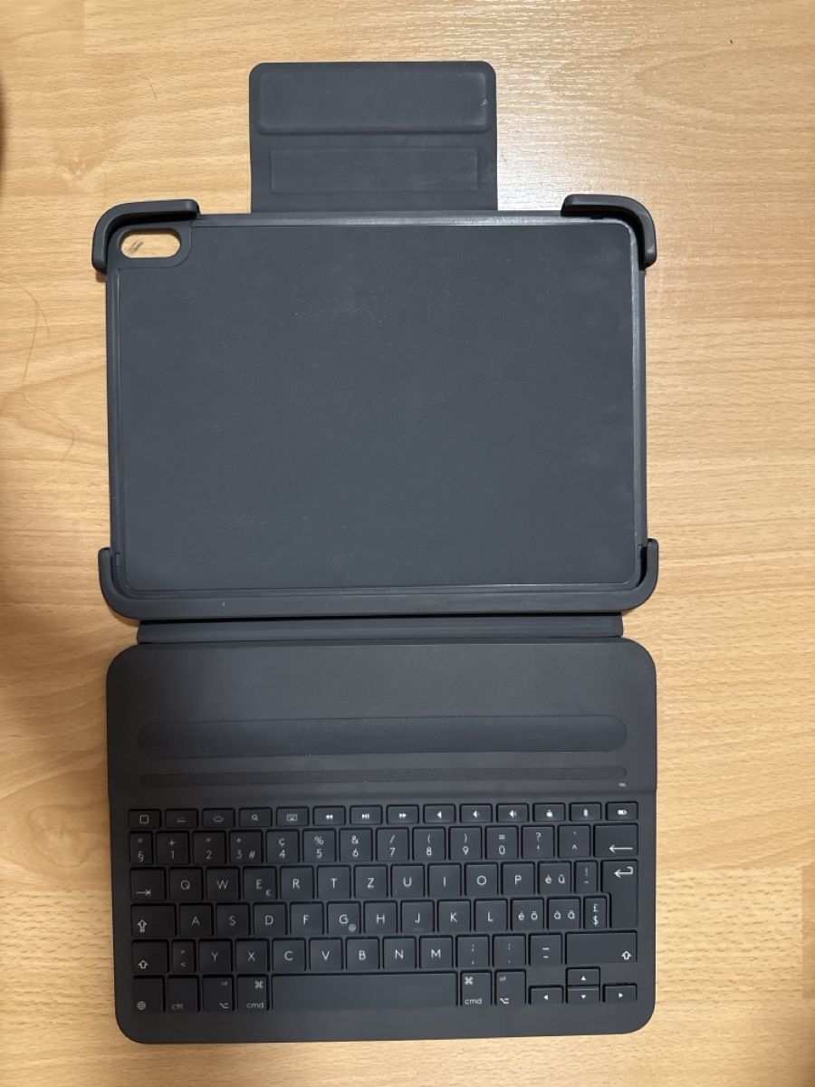 Tastaturen: iPad Tastatur Case mit Halterung- Bluetooth Keyboard – Gebraucht aus Heerbrugg von elj_9tbt