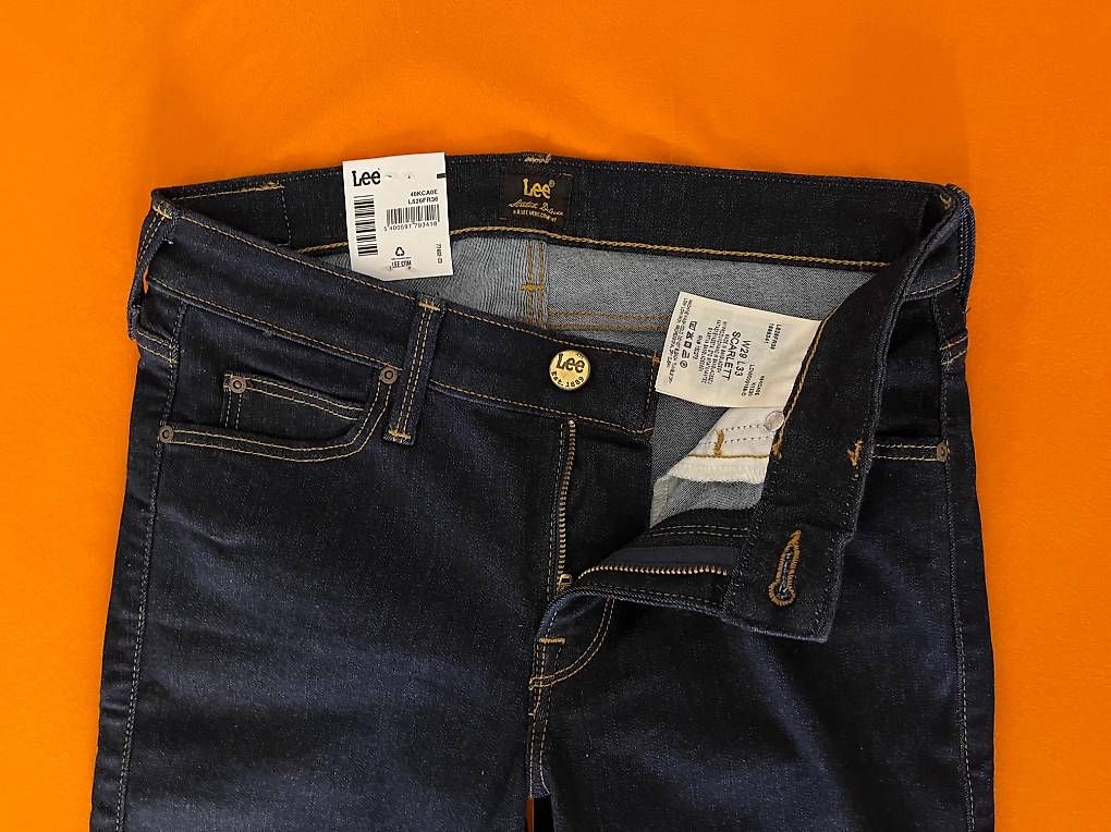 Jeans: Vends Jeans Femme – Usato da Crans VS venduto da cei_qws7 1