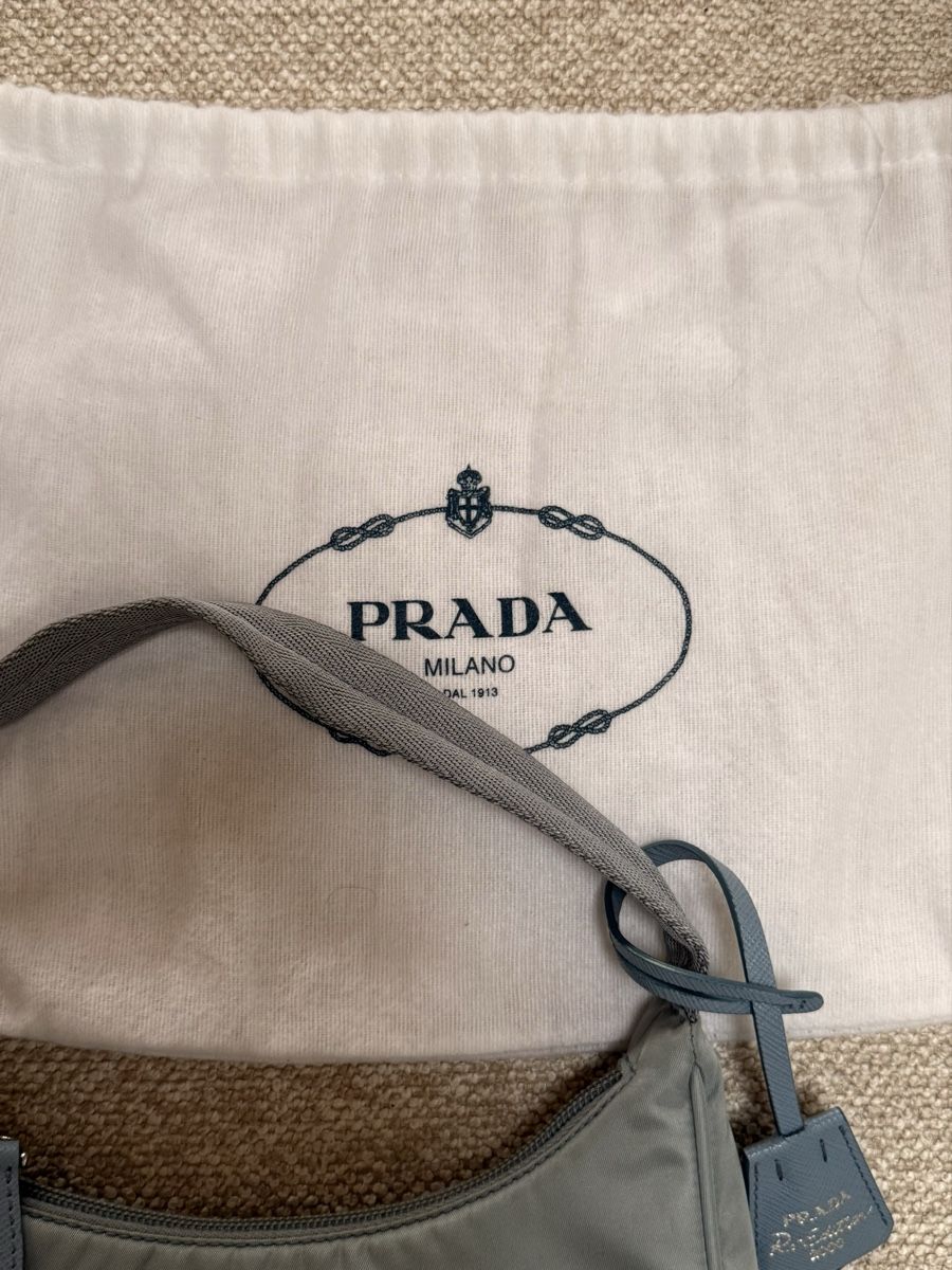 Prada Borse da donna: Sac Prada réédition 2000 bleu gris set COMPLET – Nuovo (secondo la descrizione) da Monnaz venduto da MDVintage 4