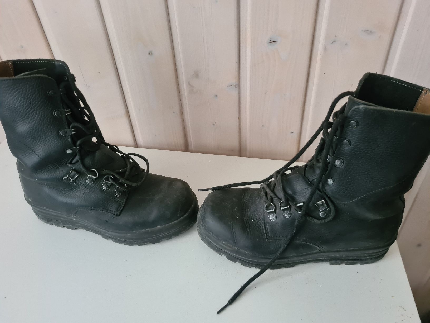 Schweizer Armee Scarpe da uomo: KS 90, Kampfstiefel, Wanderschuhe – Usato da Waldkirch venduto da Hypertenuse 2