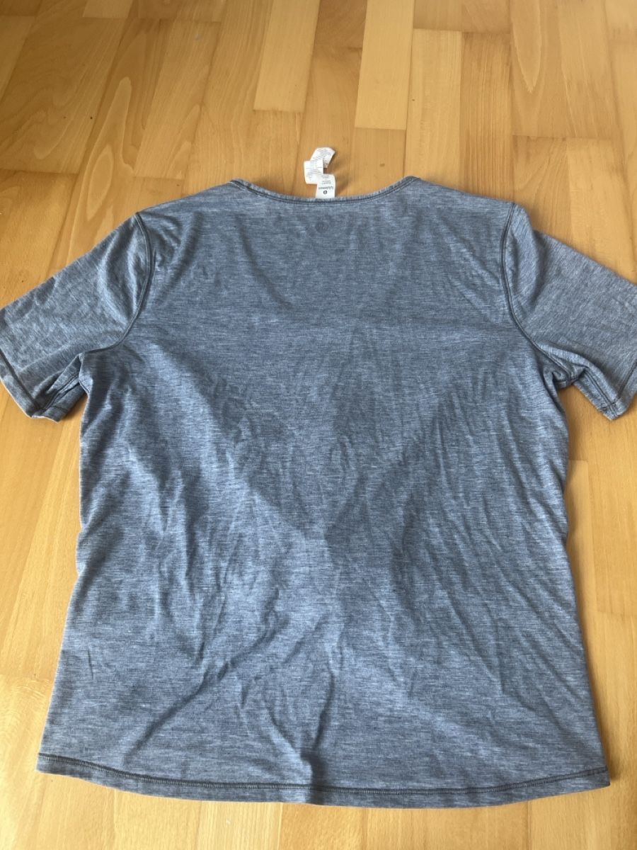 Lululemon Top: Lululemon Sport Top Grau Gr. 6 – Usato da Oberengstringen venduto da pri_c8jk 2