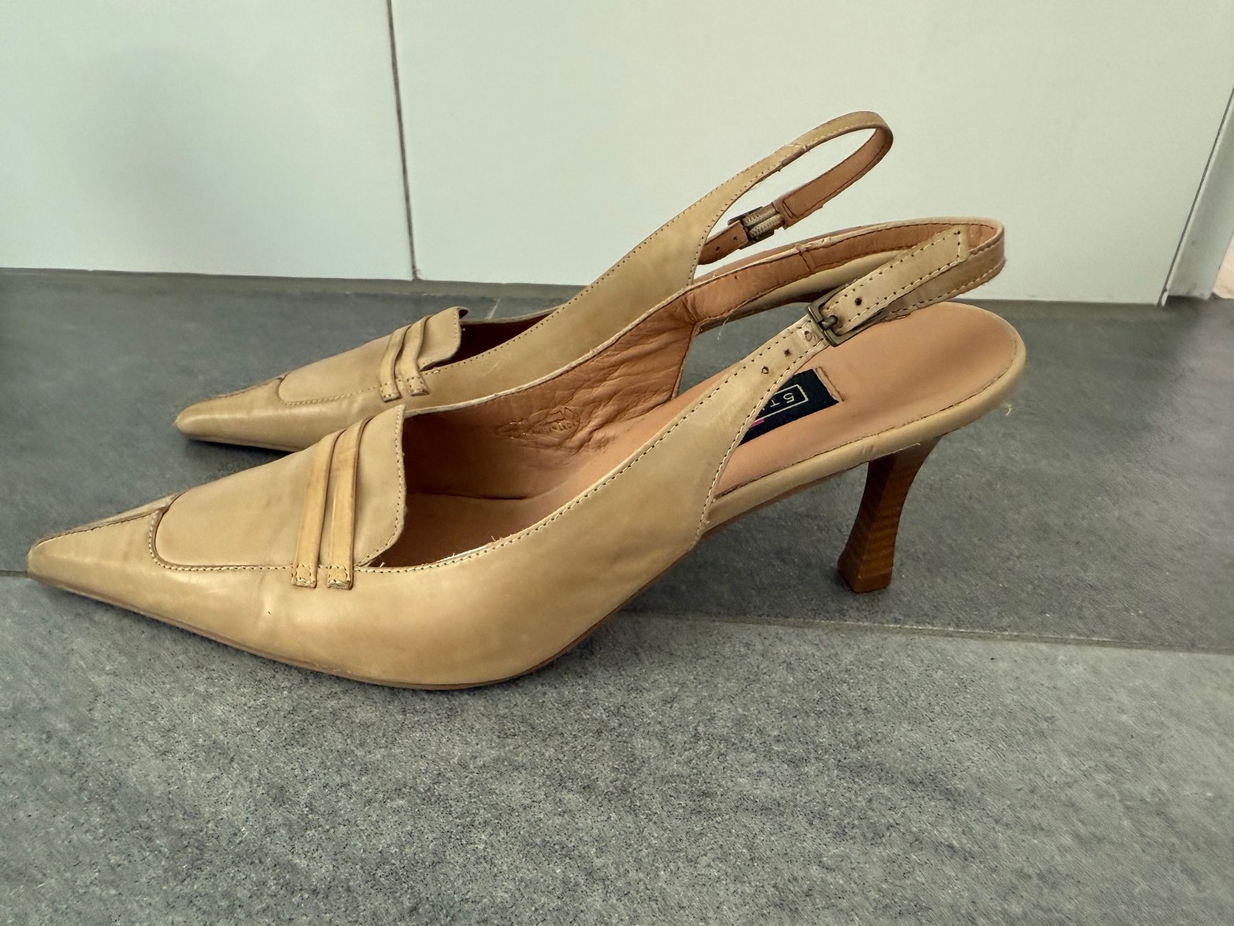 Scarpe da donna: Echtleder Stilettos beige Gr. 39 – Nuovo (secondo la descrizione) da Oetwil an der Limmat venduto da Prinzaessli123