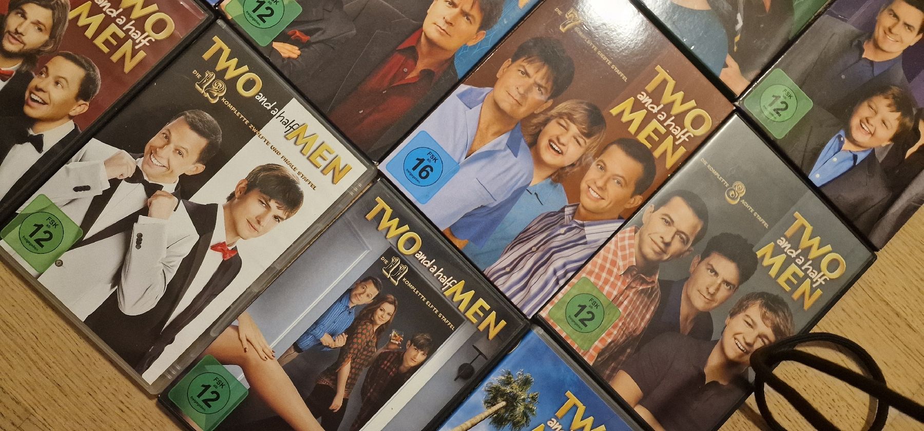 Tous les DVDs: Two and a Half Men DVDs komplette Staffeln 1-12  – D'occasion à Arbon par sar_l7ll 4