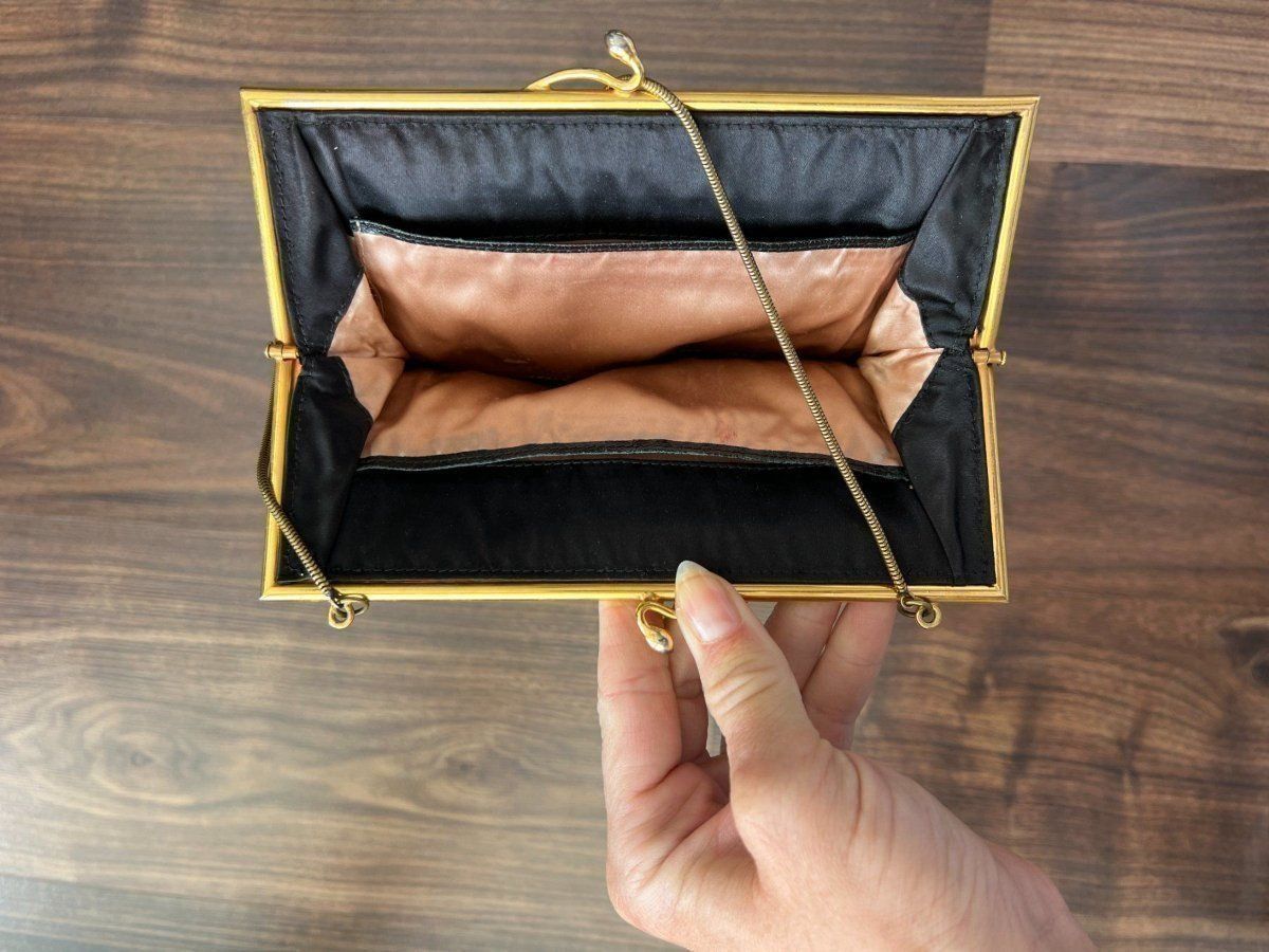 Sacs femmes: Perlenclutch schwarz mit gold – D'occasion à Muri b. Bern par SigridW 1