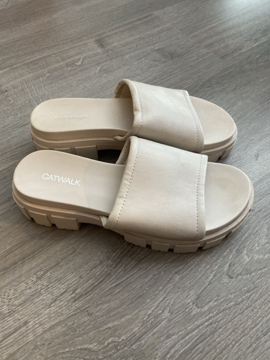 Scarpe da donna: Pantoletten Grösse 37 – Usato da Zürich venduto da Lynn.se 1