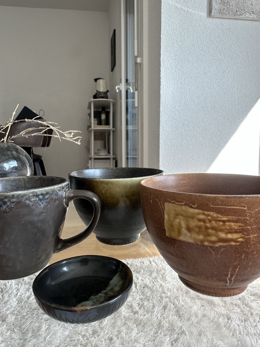 Geschirrsets: 4er Set Keramik Schalen und Tasse Rustic Look – Gebraucht aus Basel von kosaa 1
