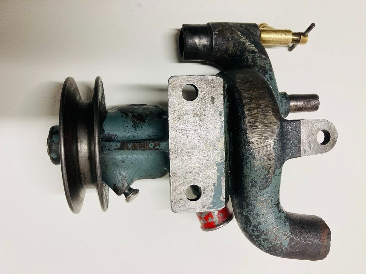 Tutti pezzi di ricambio auto: Wasserpumpe für Oldtimer – Usato da Kaiseraugst venduto da wombat51 1