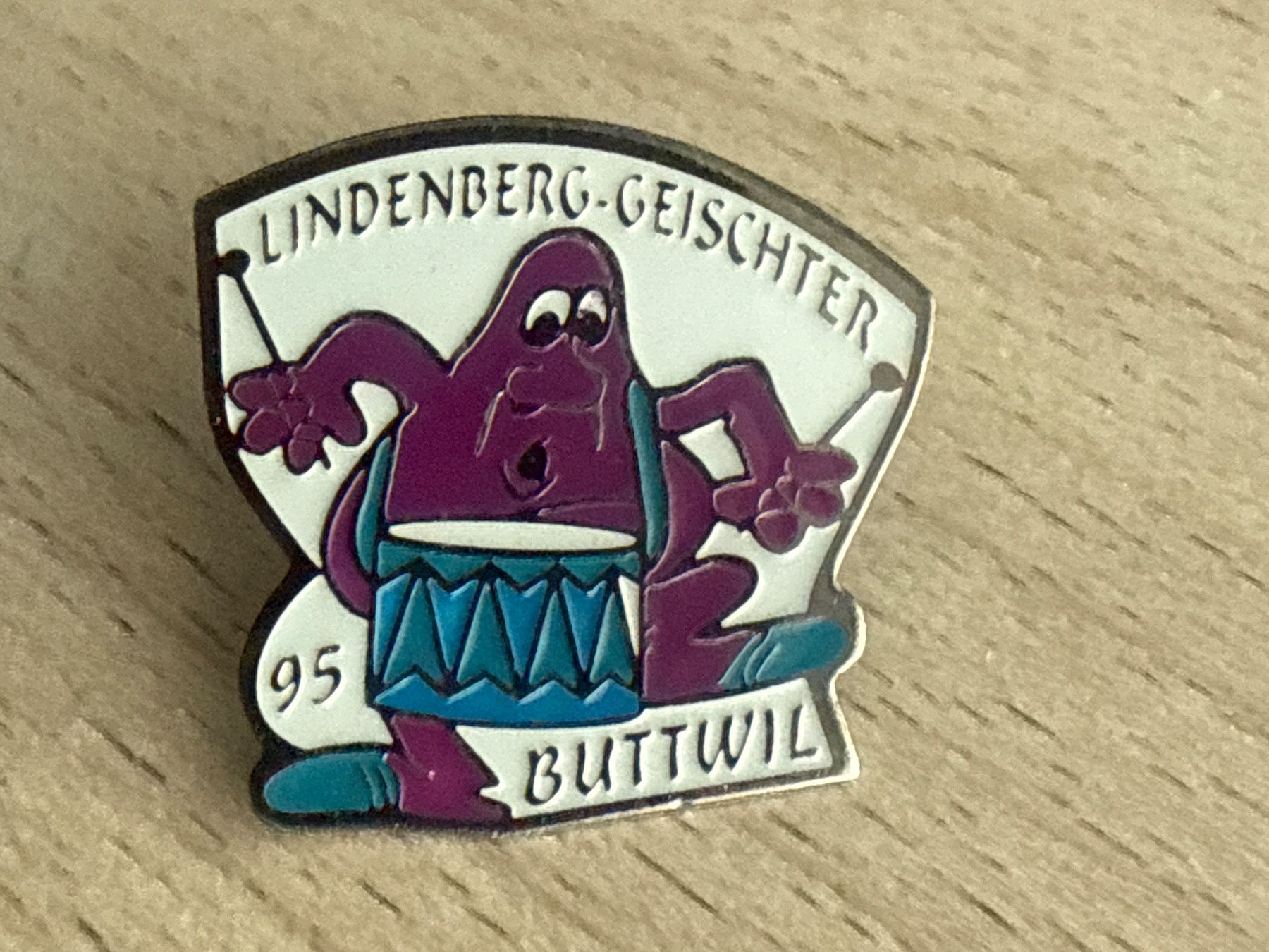 Placchette & Badge: Pin Lindenberg-Geischter Buttwil 95 – Usato da Glattbrugg venduto da Schweigmatt
