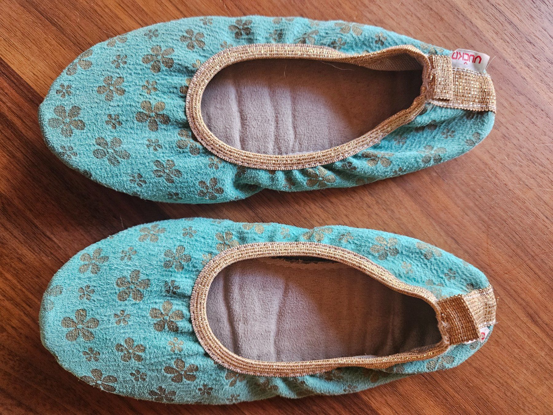 Scarpe per ragazze: Sehr schöne Turntäppeli, Geräteschuhe ca. 32/33 – Usato da Rifferswil venduto da fle_5nqr