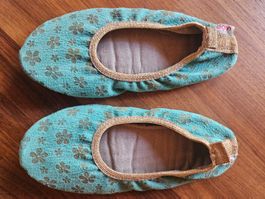 Sehr schöne Turntäppeli, Geräteschuhe ca. 32/33