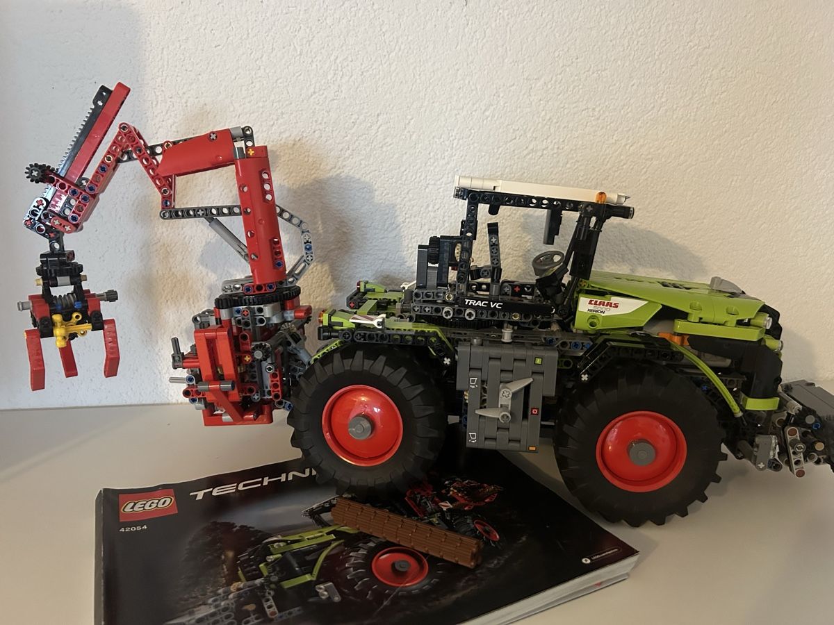 Lego Kit di costruzioni: Lego Technic Claas Xerion 5000 Trac VC 42054 – Usato da Wegenstetten venduto da Pumukel85 2