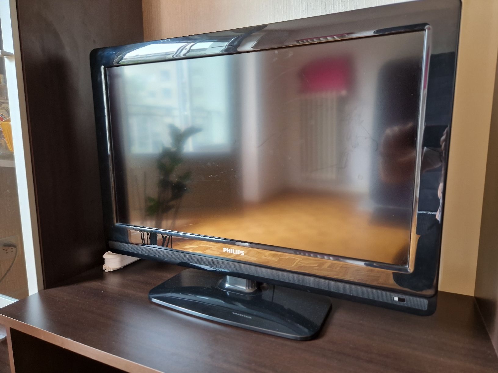 Fernseher: Téléviseur Philips 32PFL3404D – Gebraucht aus Mannens von BargainLiquidation