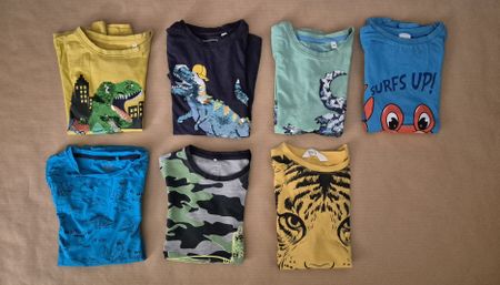 T-Shirts Paket 122/128 Dino und anderes