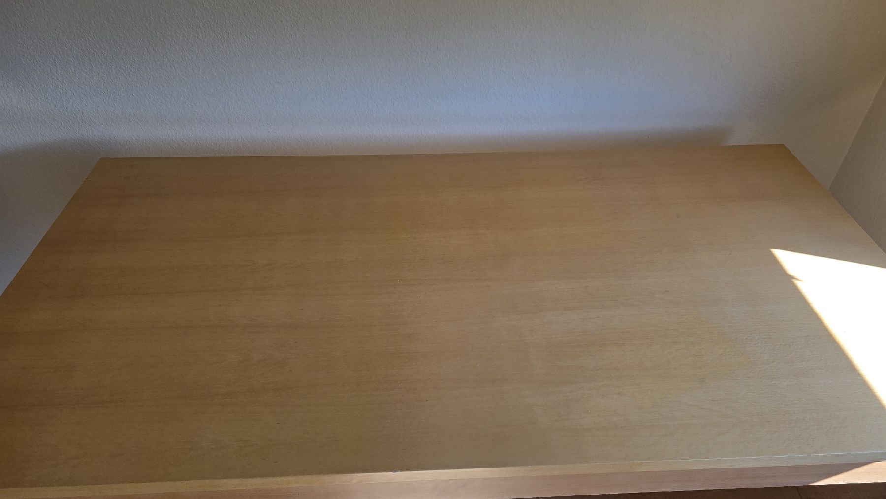 Tische: Massiver Tisch zu verkaufen – Gebraucht aus Maur von mue_7cvc 2