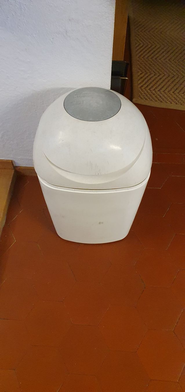 Cestini per rifiuti: Tommee Tippee Sangenic Windeleimer – Usato da frick venduto da Vikita0 2