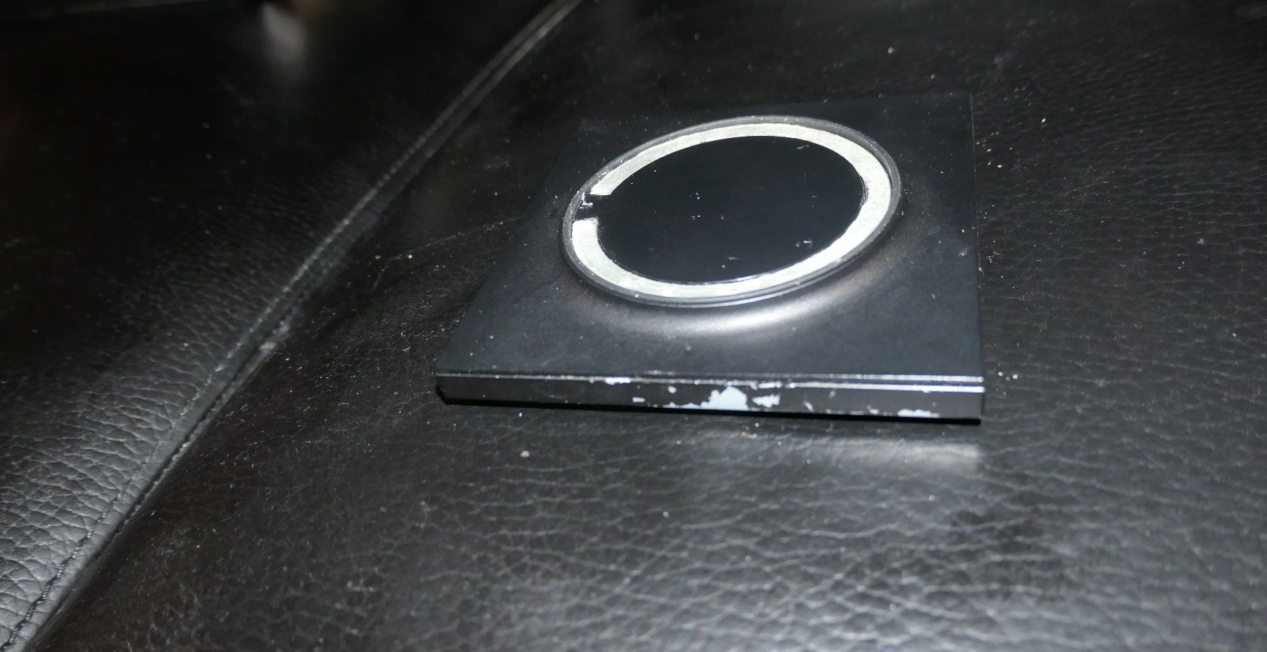 Native union Caricabatterie: NATIVE UNION/ DROP MAGNETIC WIRELESS CHARGER/ 15W – Difettoso da Winterthur venduto da Qwert9 2