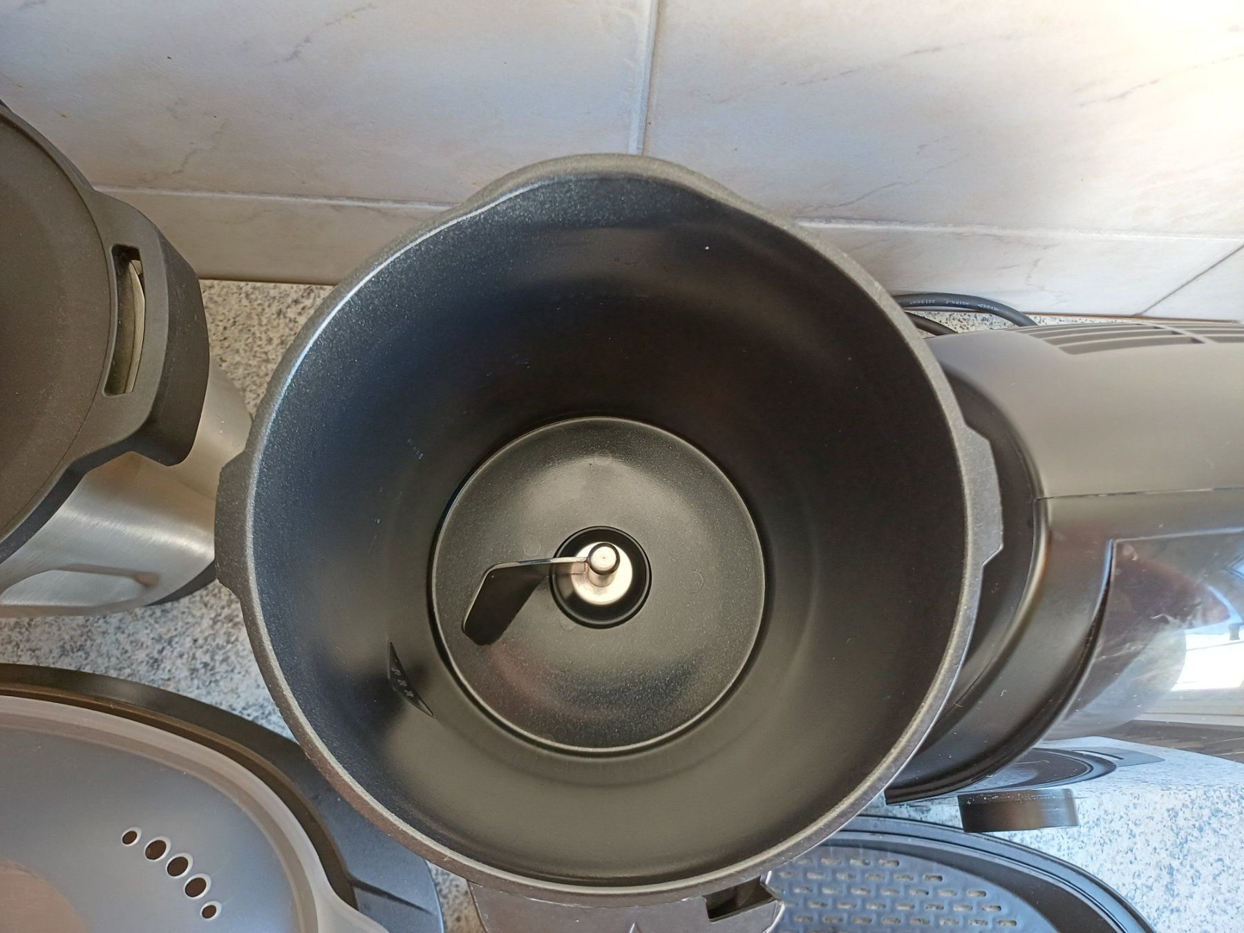 Küchengeräte: Cecotec Mambo 10090 Küchenmaschine mit Kochfunktion – Gebraucht aus Kriens von bma_7vxz 2