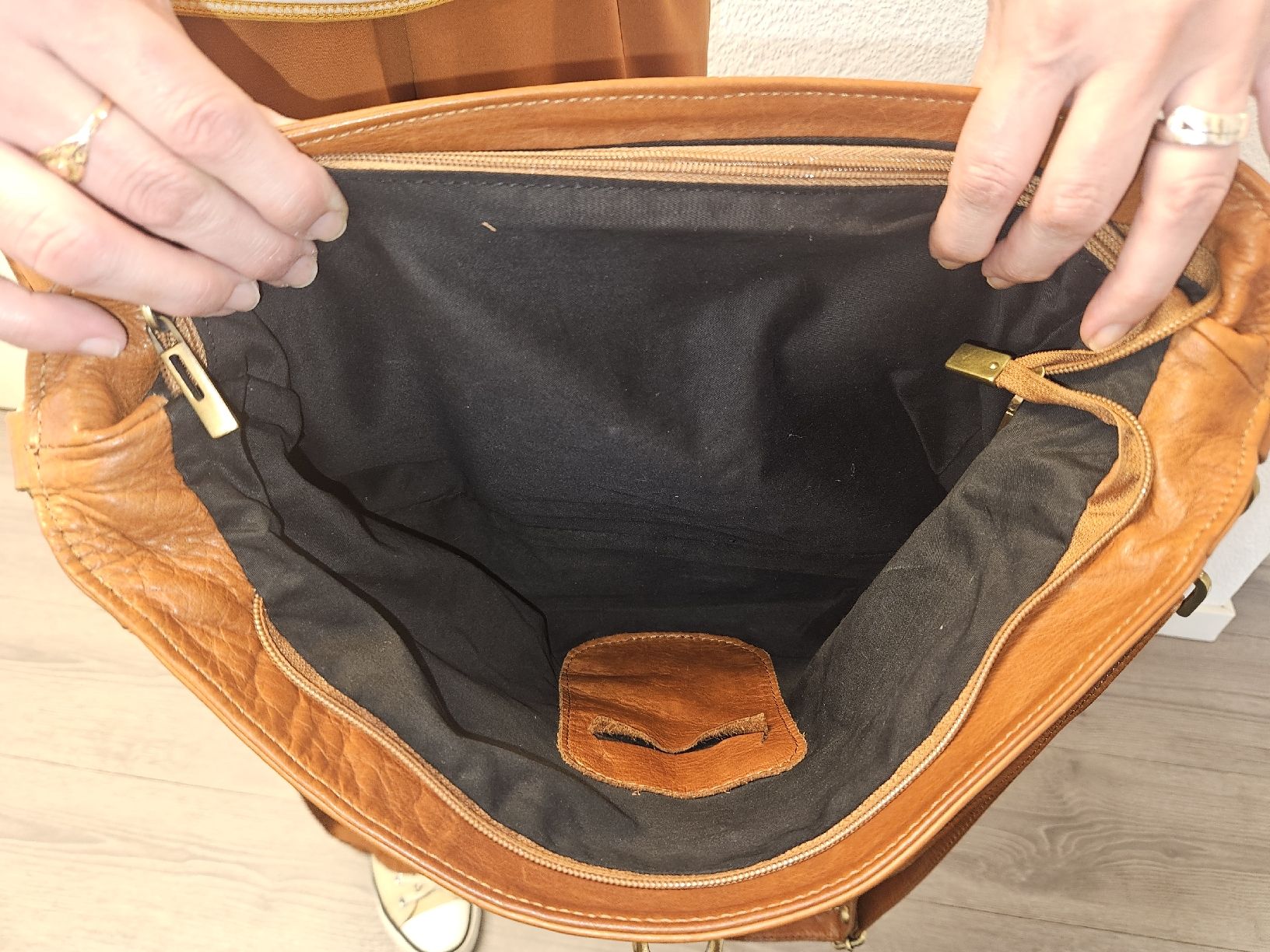 Taschen: Umhängetasche Leder Braun – Gebraucht aus Reinach AG von Irina_g00 2