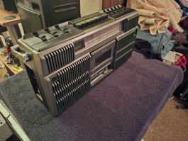 Unisef Model 172LH Radio Kassetten Recorder