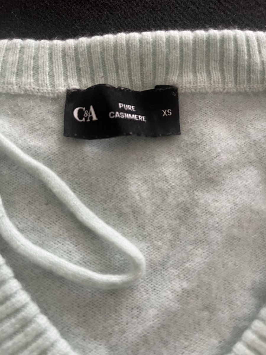 C&A Lotti di vestiti: Zwei Cashmere Damen Pullover V-Ausschnitt – Usato da Olten venduto da sae_82z2 7