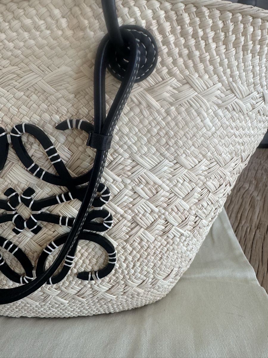 Loewe Taschen: LOEWE Shopper ANAGRAM MEDIUM – Gebraucht aus Altendorf von n.langenbach 2