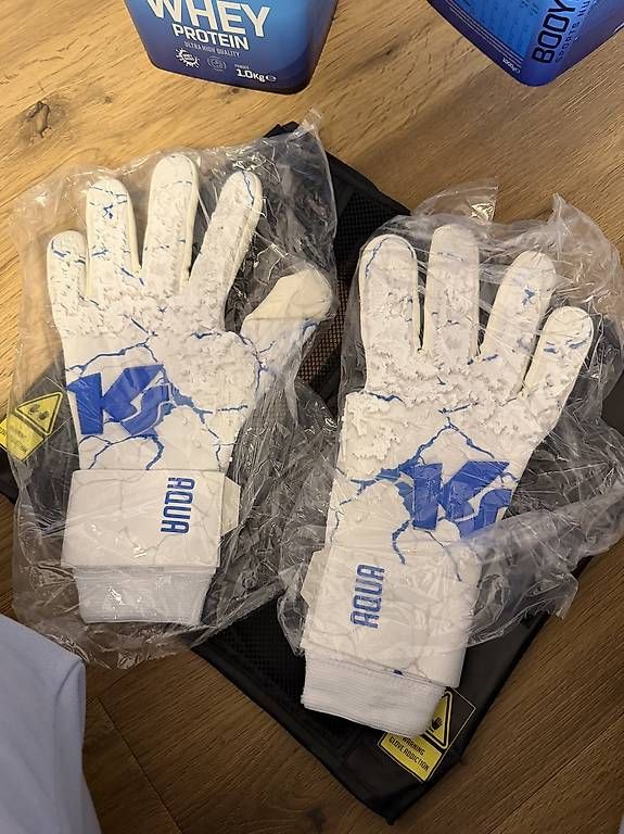 Guanti & manicotti: Torwarthandschuhe Keepersport – Usato da Schlieren venduto da Dave5699