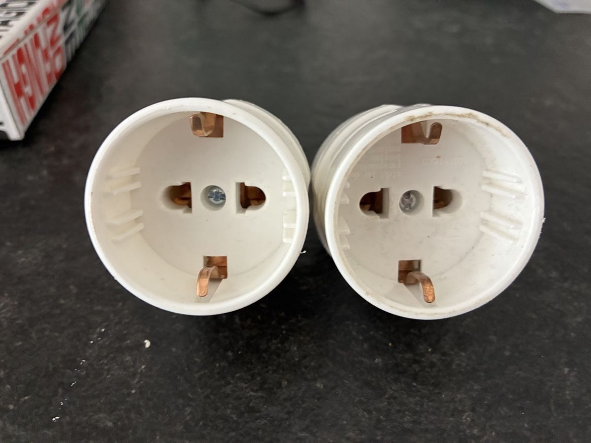 Laufwerke & Adapter: Zwei Adapter EU - CH  – Gebraucht aus Saland von Francyherrera 1