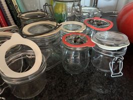 verschiedene Einmachgläser