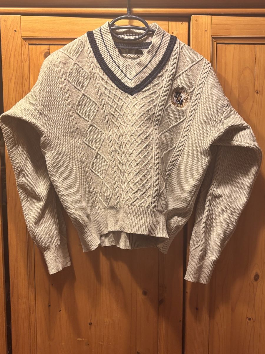 Maglioni & Felpe: Pull beige col V light academia, taille S 36 – Usato da La Chaux-de-Fonds venduto da lea_77ly