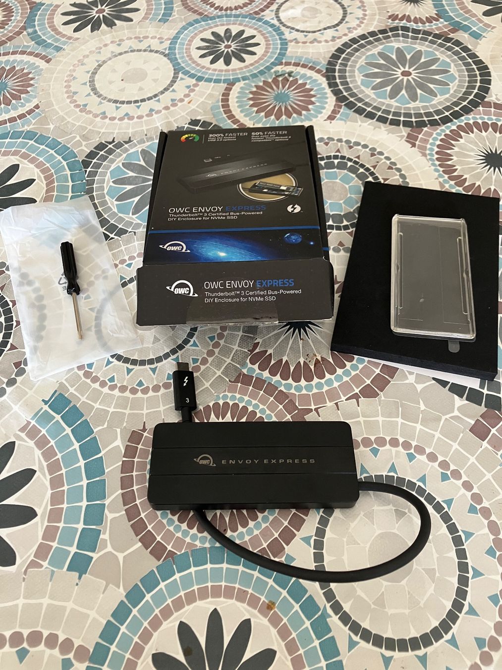 OWC Laufwerke & Adapter: Boitier NVME OWC Envoy Express Thunderbolt 3 – Gebraucht aus Genève von Hudson5