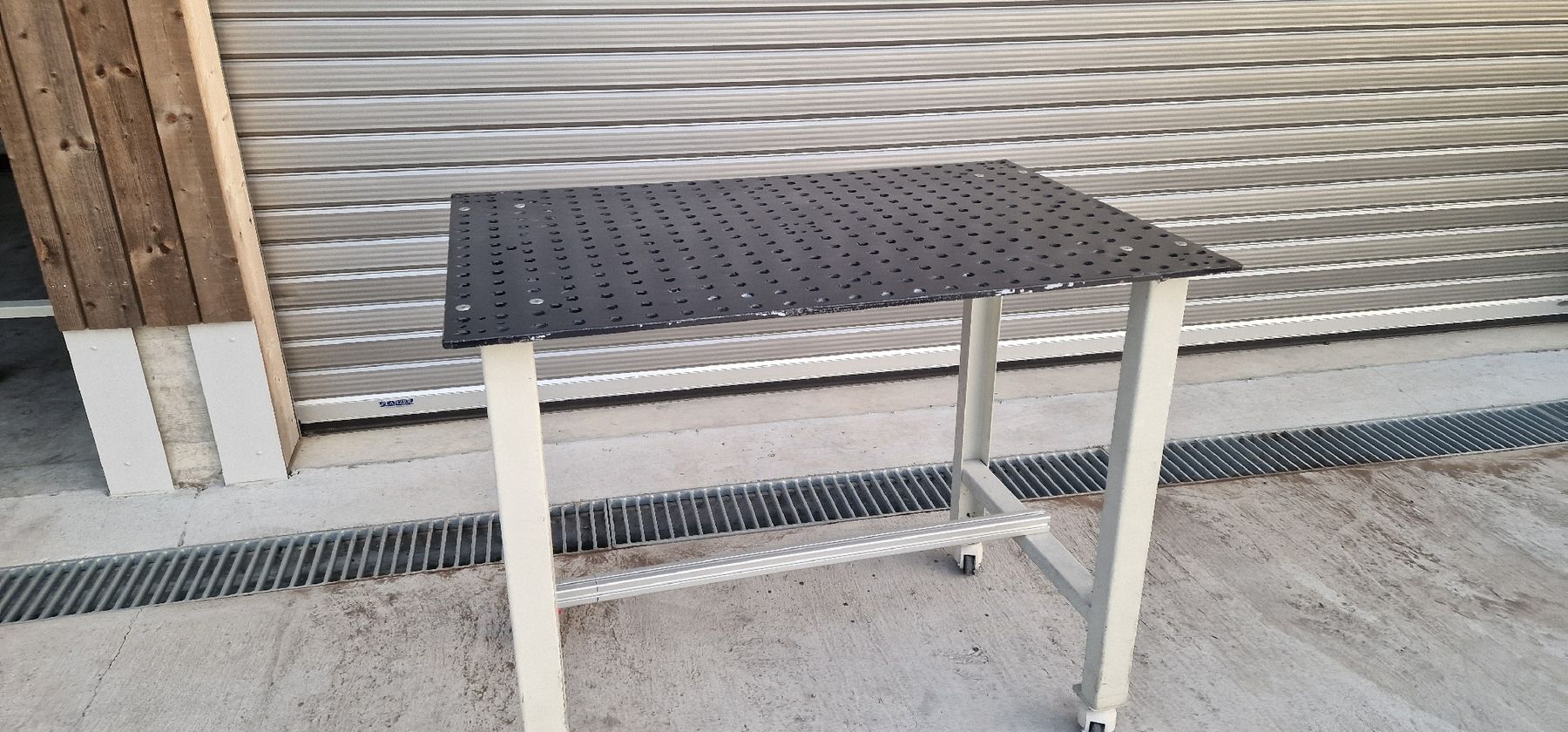 Lista Banchi da lavoro: Schweisstisch 800mm x 1200mm – Usato da Emmenbrücke venduto da inf_l8yf 1