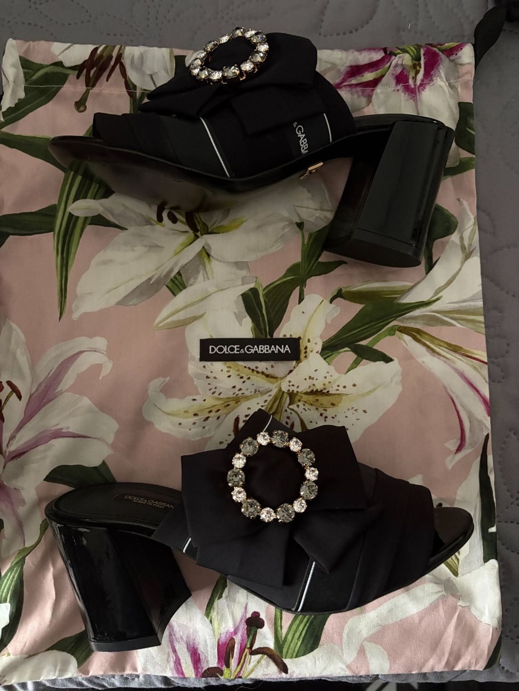 Dolce & Gabbana Scarpe da donna: Dolce & Gabbana mules noires P. 36 – Nuovo e nell'imballaggio originale da Plan les Ouates venduto da didi911