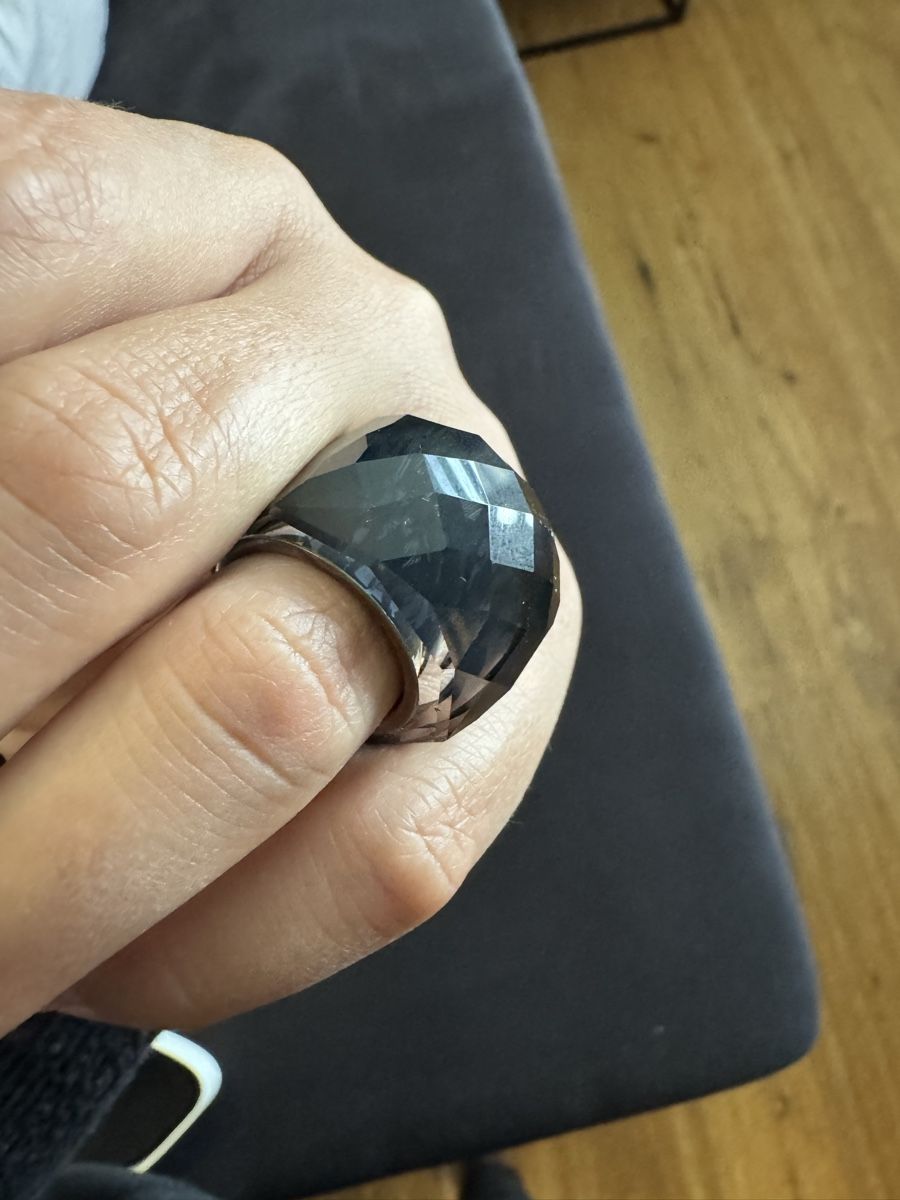 Swarovski Anelli: Schwarzer Swarovski Ring, neuwertig! – Nuovo (secondo la descrizione) da Rapperswil SG venduto da LR07 2