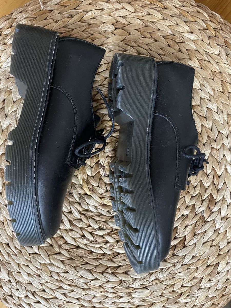 Dosenbach Scarpe da donna: Chaussures catwalk taille 39 style doc martens – Nuovo (secondo la descrizione) da La Tour-de-Peilz venduto da manattma 3