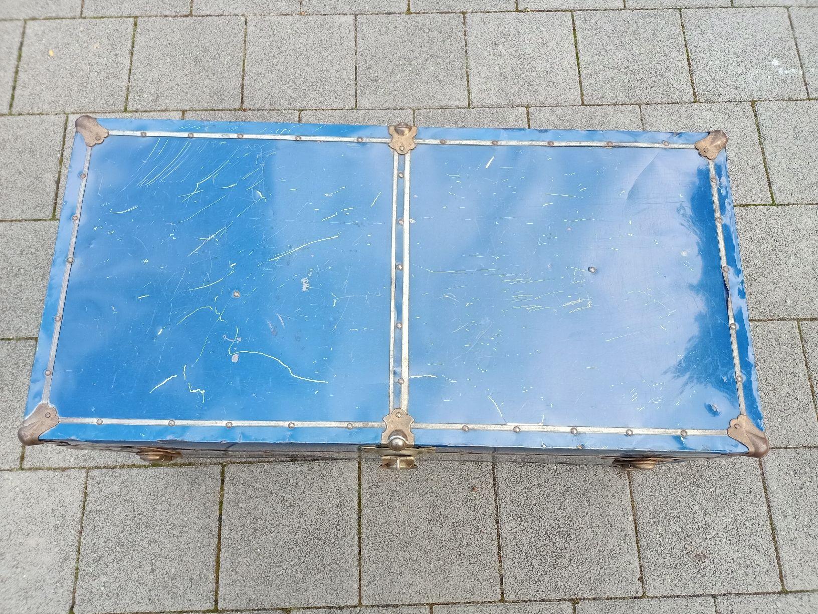 Cassapanche: Antiker Überseekoffer Metall, Oldtimer, Dekoration – Difettoso da Flamatt venduto da Marpou 8