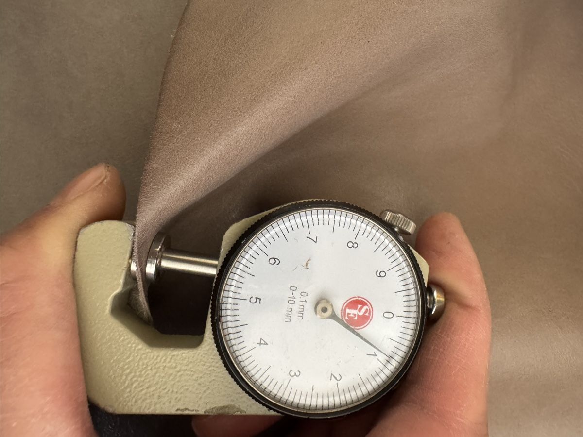 Tessuti: Echtes Leder /Rindsleder/ cuir de vache - 0.9mm – Nuovo (secondo la descrizione) da Veyras venduto da ValClasse 4