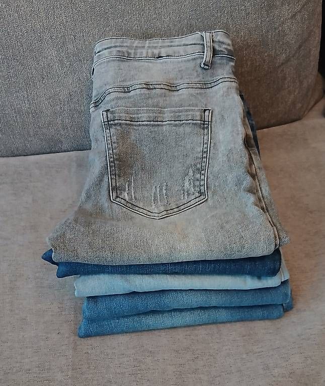 Lots de vêtements: Jeanshosen – D'occasion à Birsfelden par coccobello03