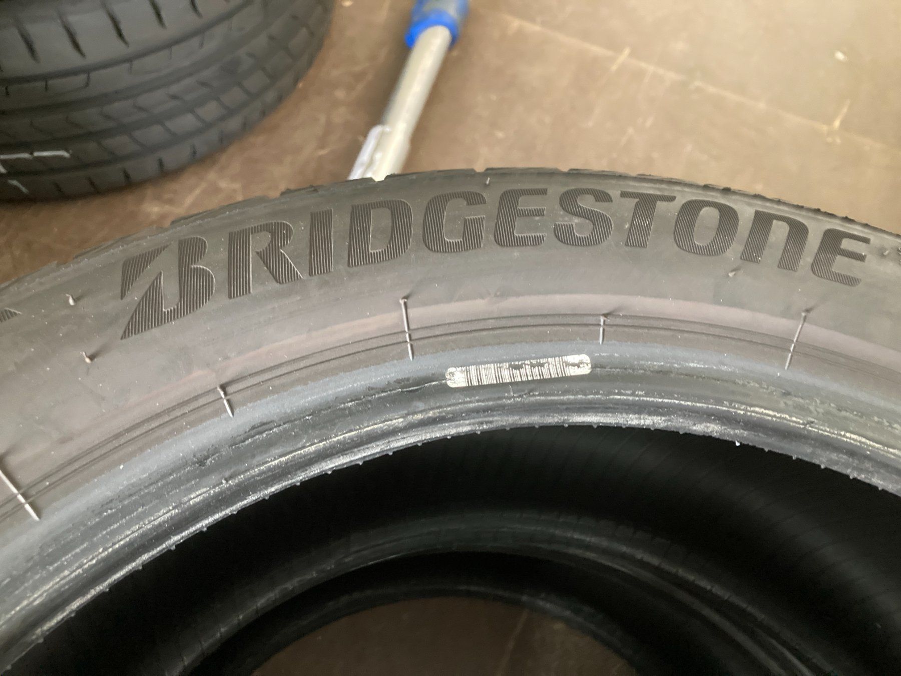 Bridgestone Pneus & Kompletträder: 225/45R17 Sommerpneu Bridgestone – Gebraucht aus Cham von WB2223 2