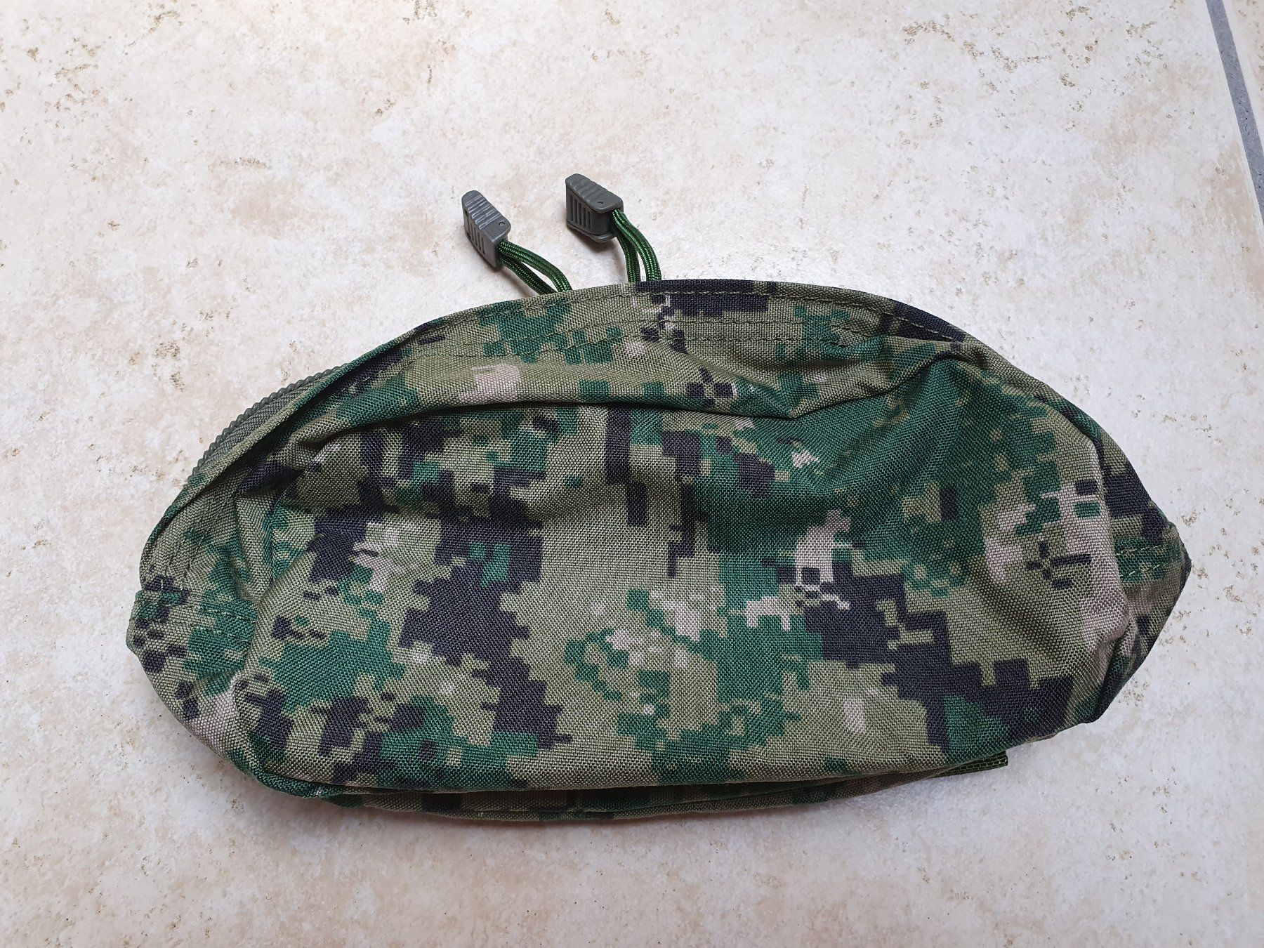 Borse: TMC Horizontale MOLLE Tasche AOR2 – Usato da Oberentfelden venduto da AirCargo04 3