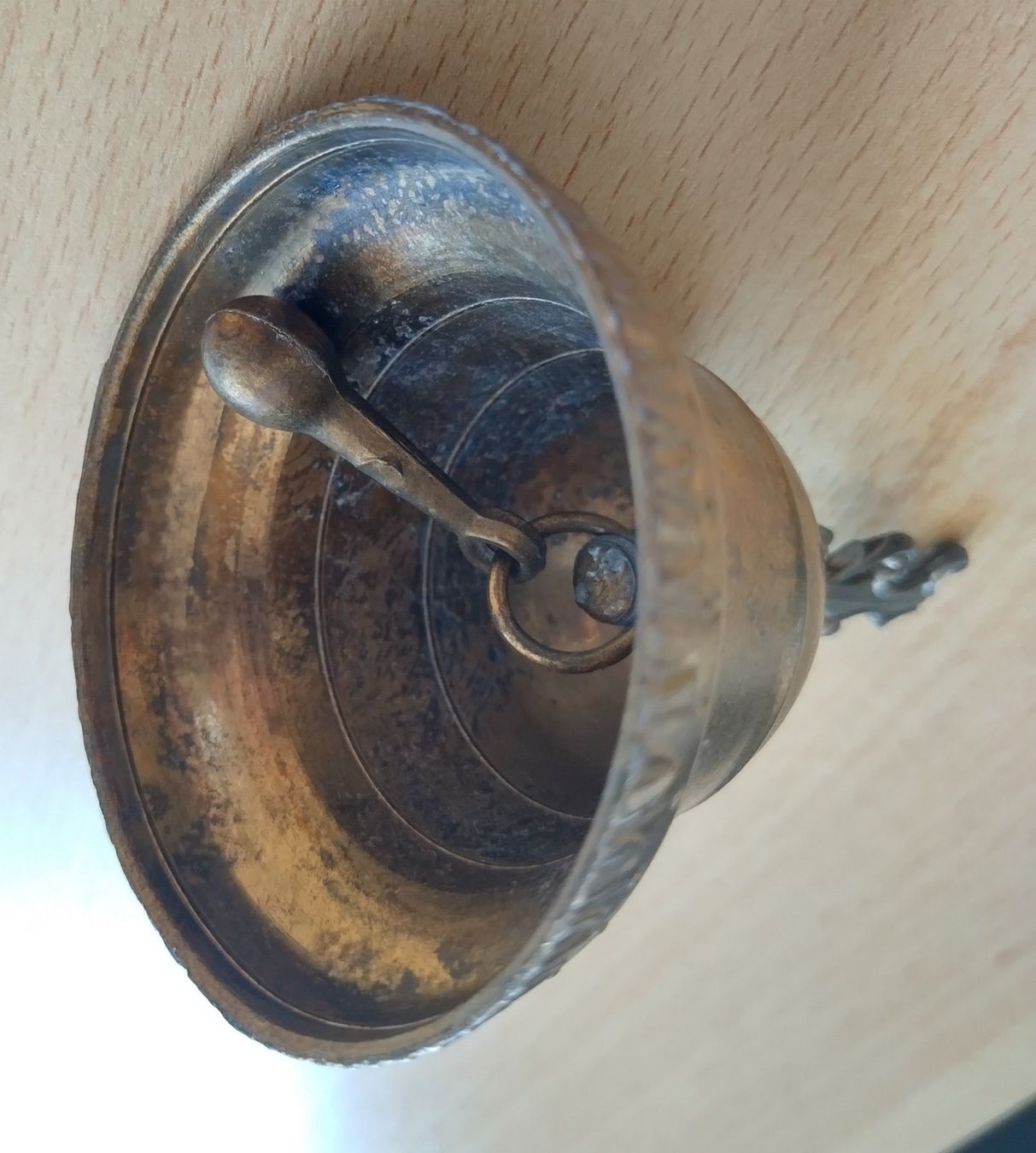 Campanacci mucche: Antike Tischglocke / Handglocke aus Messing – Usato da Jona venduto da Argus36 5
