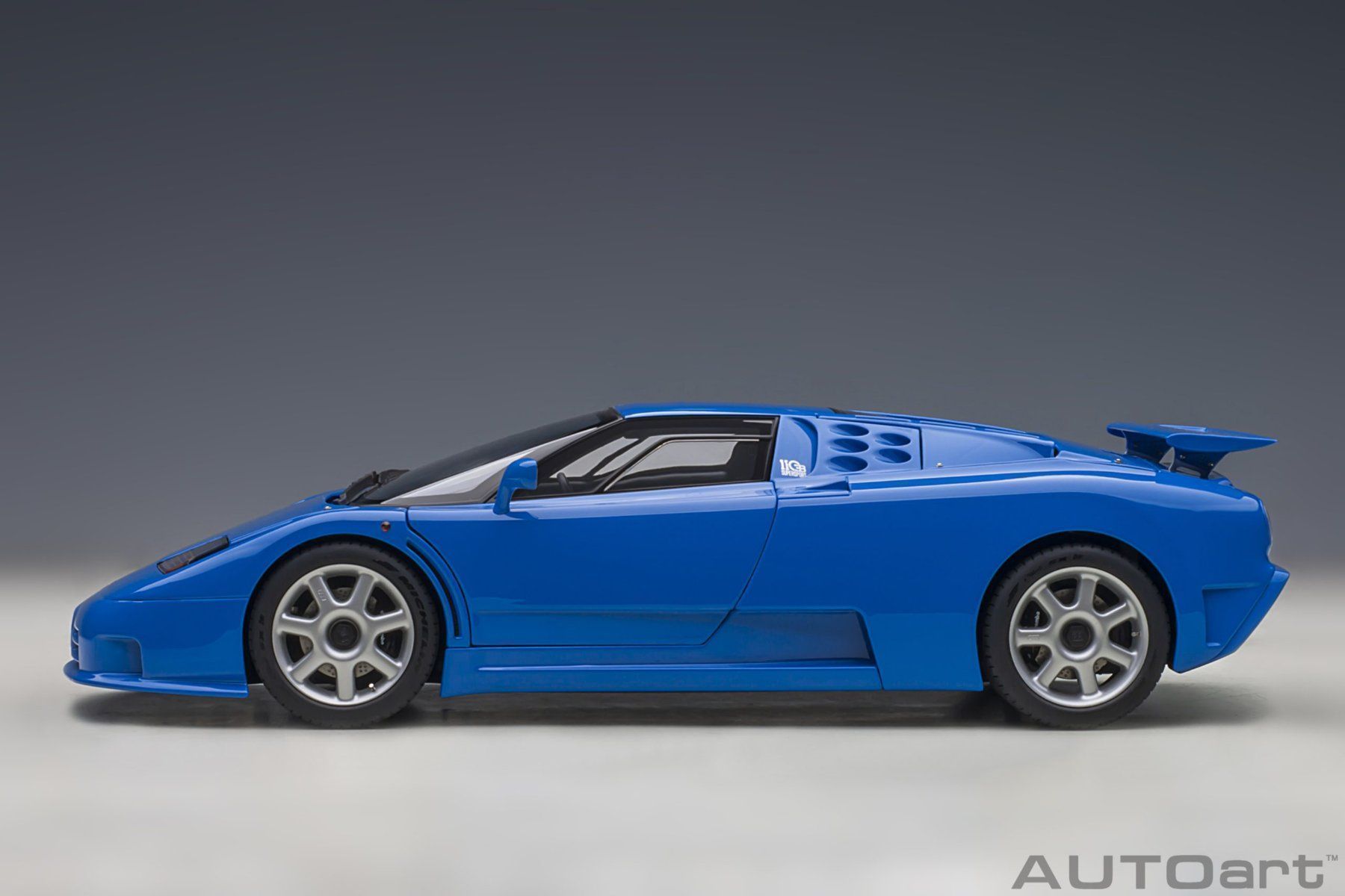 Autoart Modellini d'auto: 1:18 Bugatti EB110 SS 1994, blue AUTOart 70917 – Nuovo e nell'imballaggio originale da Rothenburg venduto da artandcars 3